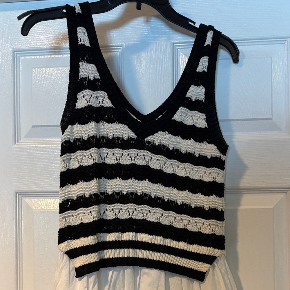 Elan Black and White Knit Top - Picture 3 of 6